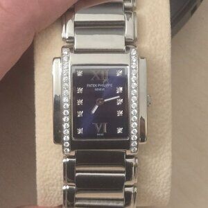 Selling a beautiful Patek Phillipe style women's wristwatch